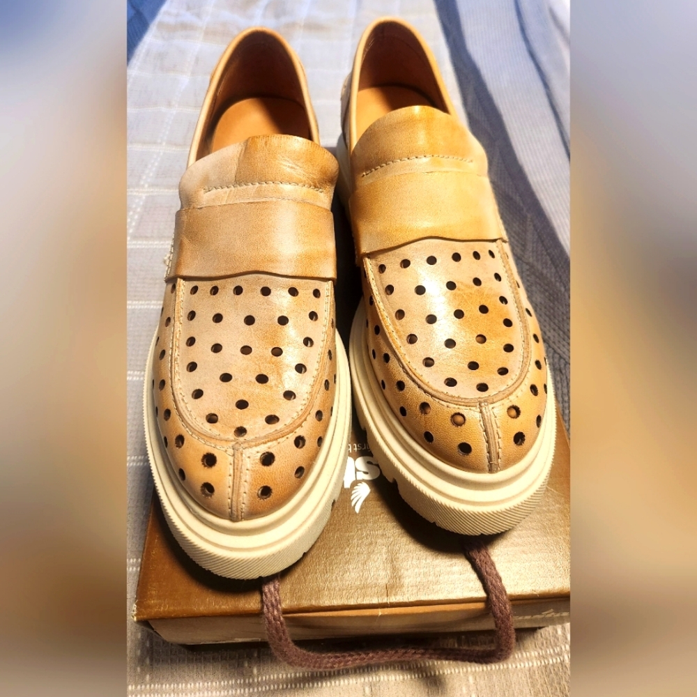 Casta Shoes